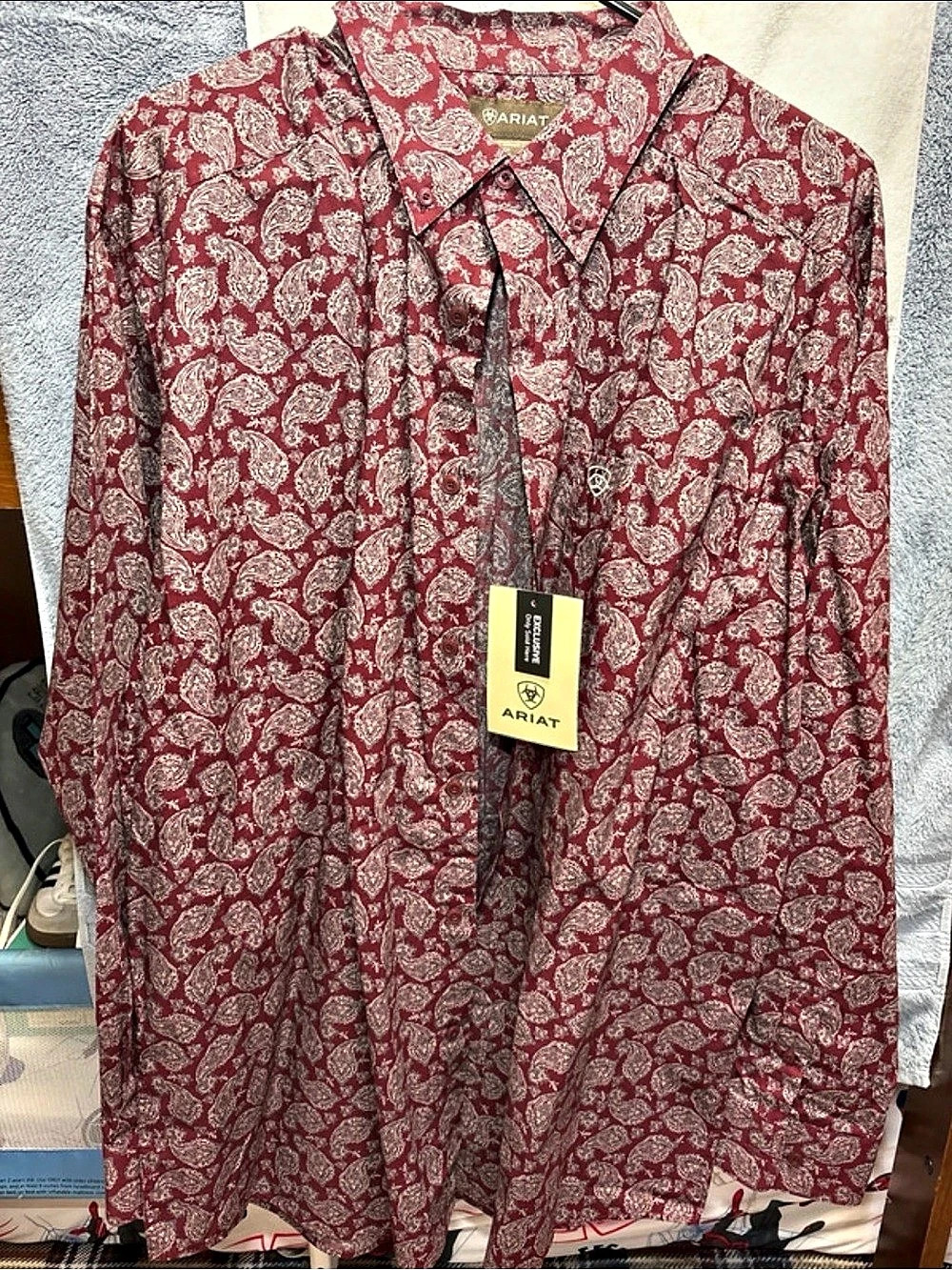 Ariat Phoenix Paisley Button Down in Burgundy Large NWT